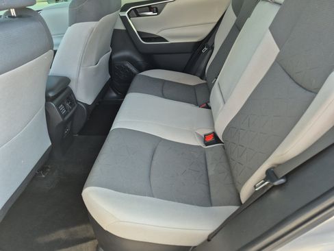 Certified 2022 Toyota RAV4 XLE w/ Convenience Package AWD/4WD image 17