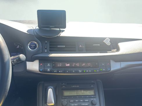 Used 2014 Lexus CT 200h FWD image 18