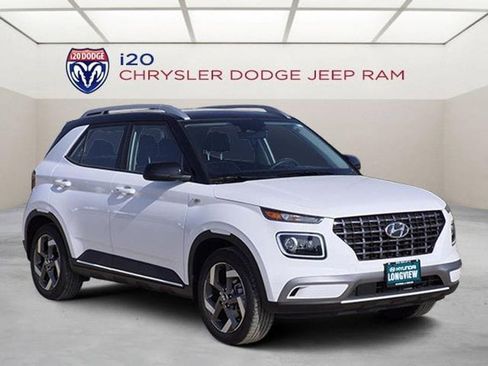 Used 2025 Hyundai Venue Limited image 1