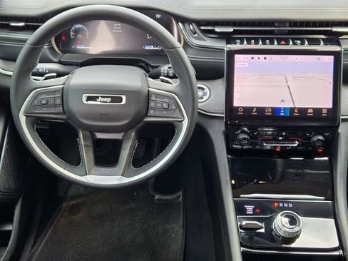 Certified 2023 Jeep Grand Cherokee L Limited w/ Black Appearance Package image 28