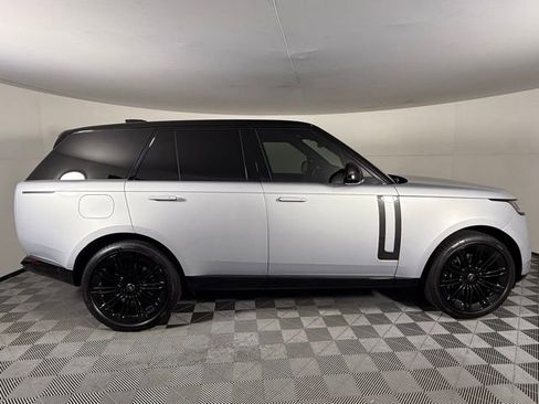 New 2025 Land Rover Range Rover SE image 9