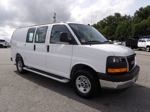 Used 2025 GMC Savana 2500 w/ Driver Convenience Package RWD image 10