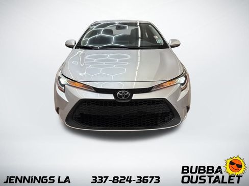 Used 2021 Toyota Corolla LE image 9