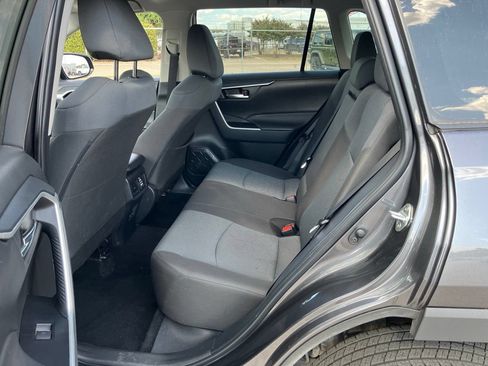 Used 2025 Toyota RAV4 XLE AWD/4WD image 8