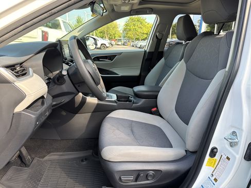 Used 2020 Toyota RAV4 XLE w/ Convenience Package AWD/4WD image 16