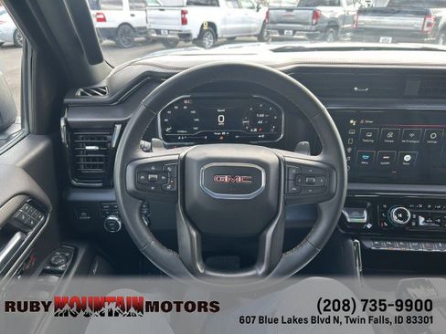 Used 2024 GMC Sierra 1500 AT4 w/ Technology Package AWD/4WD image 4