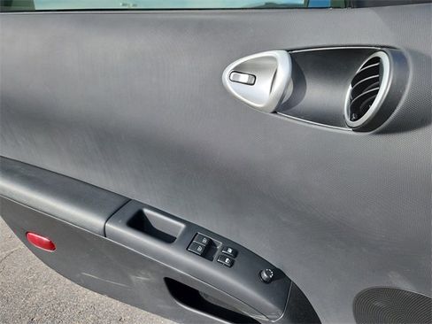 Used 2005 Nissan 350Z Touring image 6