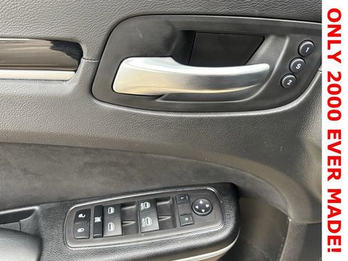 Used 2023 Chrysler 300 C image 22
