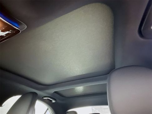 Used 2025 Mercedes-Benz C 300 4MATIC Sedan image 22