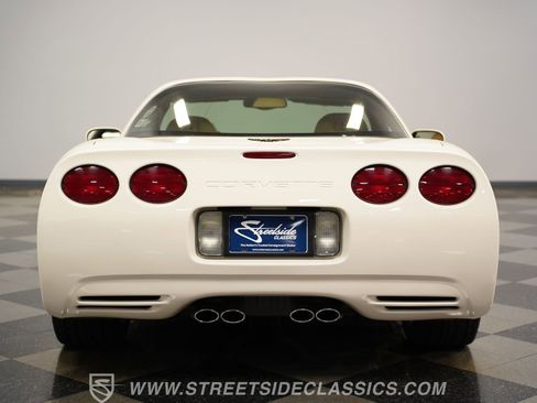 Used 2001 Chevrolet Corvette Coupe w/ Preferred Equipment Group2 RWD image 26