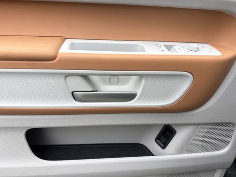 New 2025 Volkswagen ID. Buzz 1st Edition image 14