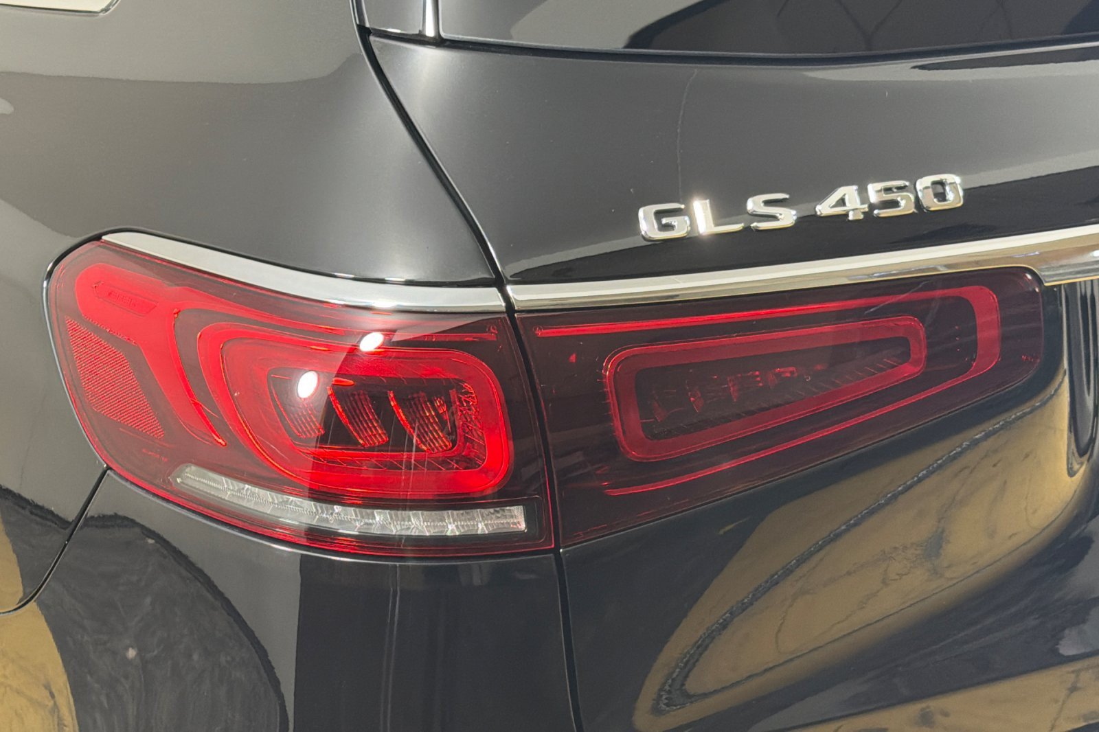 Used 2023 Mercedes-Benz GLS 450 4MATIC image 26