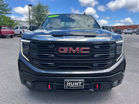 Used 2023 GMC Sierra 1500 AT4 w/ AT4 Preferred Package AWD/4WD image 2