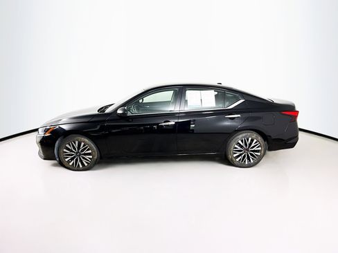 Used 2024 Nissan Altima 2.5 SV FWD image 7