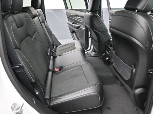 New 2025 Jeep Grand Cherokee Altitude RWD image 25