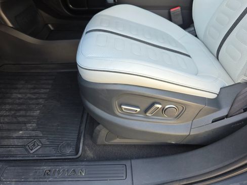 Used 2023 Rivian R1S Adventure AWD/4WD image 25