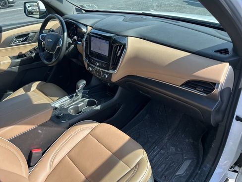 Used 2023 Chevrolet Traverse Premier image 41
