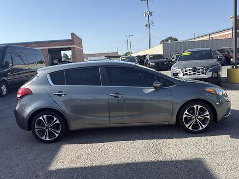 Used 2016 Kia Forte EX FWD image 5