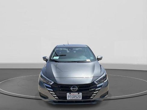 Used 2025 Nissan Versa SV FWD image 3
