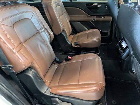 Used 2021 Lincoln Aviator Reserve w/ Equipment Group 208A image 21