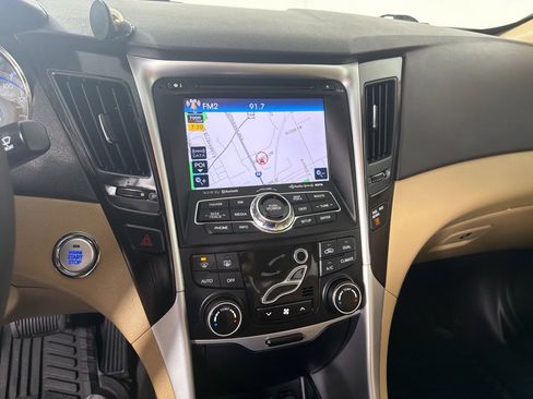 Used 2012 Hyundai Sonata Limited w/ Navigation Pkg FWD image 17