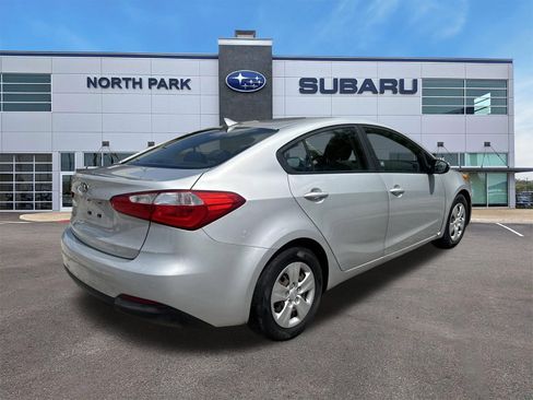 Used 2016 Kia Forte LX FWD image 3