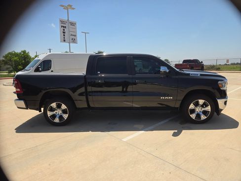 Used 2023 RAM 1500 Laramie AWD/4WD image 2