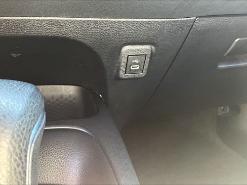 Used 2025 Toyota Corolla SE FWD image 32