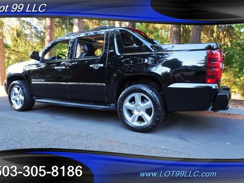 Used 2012 Chevrolet Avalanche LTZ AWD/4WD image 11
