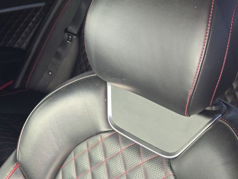 Used 2019 Genesis G70 3.3T Advanced w/ Sport Package image 17