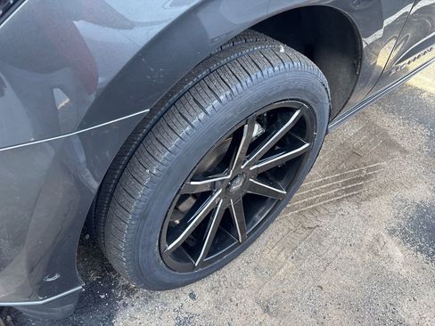 Used 2019 Ford Expedition Platinum image 3