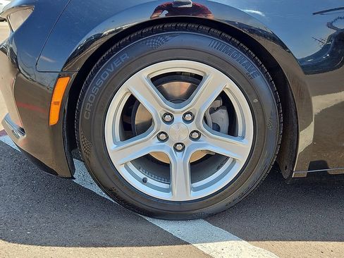 Used 2022 Chevrolet Camaro LT RWD image 7