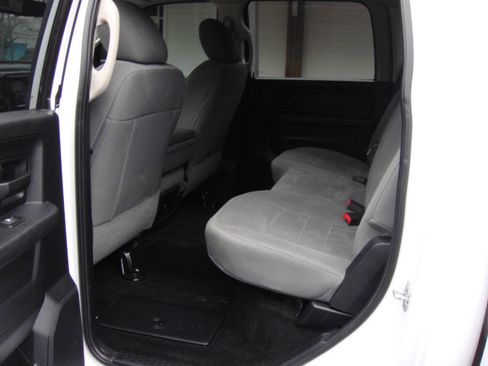 Used 2014 RAM 2500 Tradesman w/ Chrome Appearance Group image 12