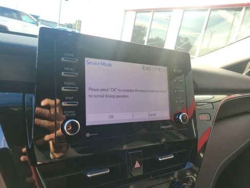 Used 2023 Toyota Camry SE image 18