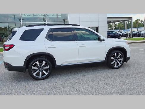 Used 2025 Honda Pilot Elite image 34