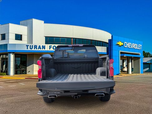 Used 2023 Chevrolet Silverado 1500 RST image 5
