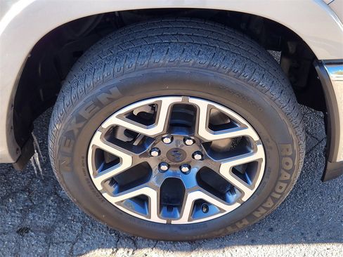 Used 2025 RAM 1500 Laramie image 16