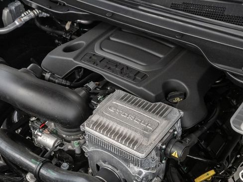 New 2026 RAM 1500 Laramie AWD/4WD image 5