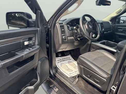 Used 2017 RAM 1500 Sport w/ Black Ram 1500 Sport Group AWD/4WD image 9