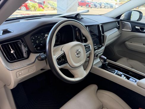 Used 2018 Volvo XC60 T6 Inscription w/ Luxury Seat Package AWD/4WD image 38