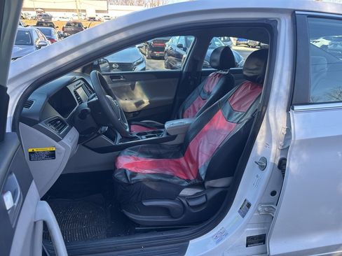 Used 2017 Hyundai Sonata SE image 12