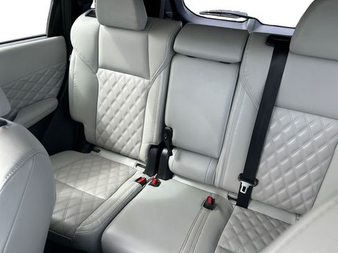 Used 2024 Mitsubishi Outlander SEL image 14