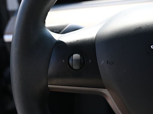 Used 2023 Tesla Model 3 Standard Range RWD image 32
