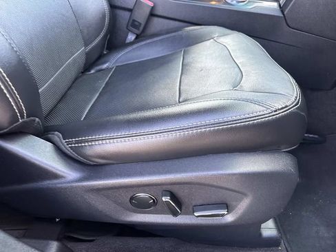 Used 2017 Ford Explorer Limited image 12