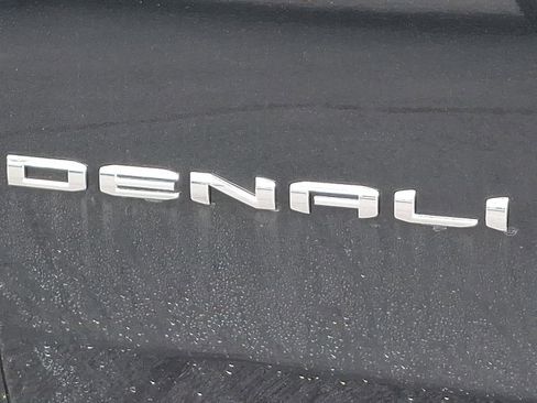 New 2025 GMC Yukon XL Denali w/ Denali Reserve Package image 11