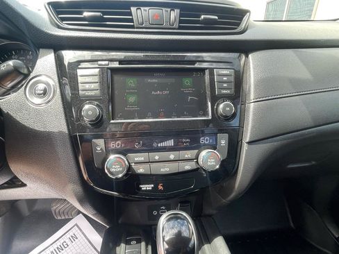 Used 2019 Nissan Rogue SV w/ Sun & Sound Touring Package AWD/4WD image 13