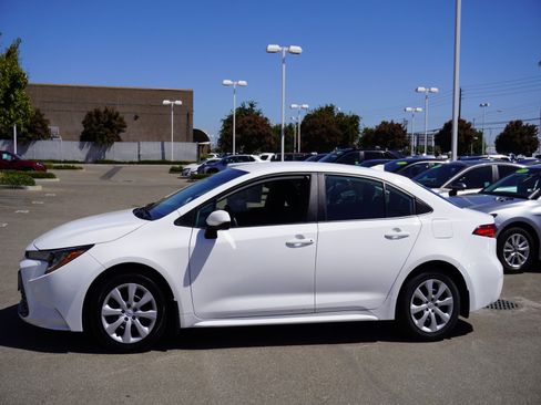 Used 2024 Toyota Corolla LE FWD image 6