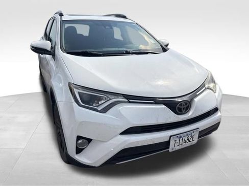Used 2018 Toyota RAV4 XLE AWD/4WD image 6