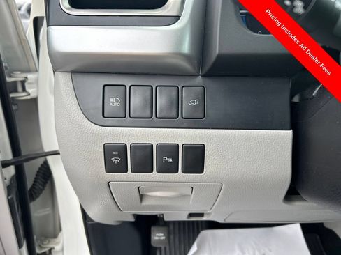 Used 2017 Toyota Highlander Limited AWD/4WD image 7
