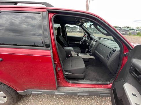 Used 2010 Ford Escape XLT AWD/4WD image 30
